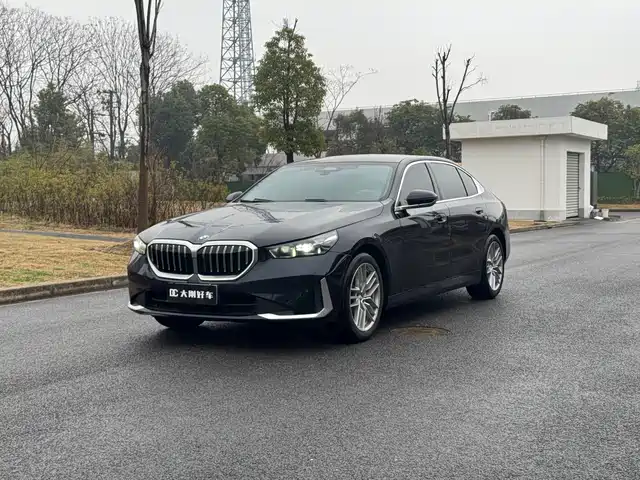 BMW 5 SERIES