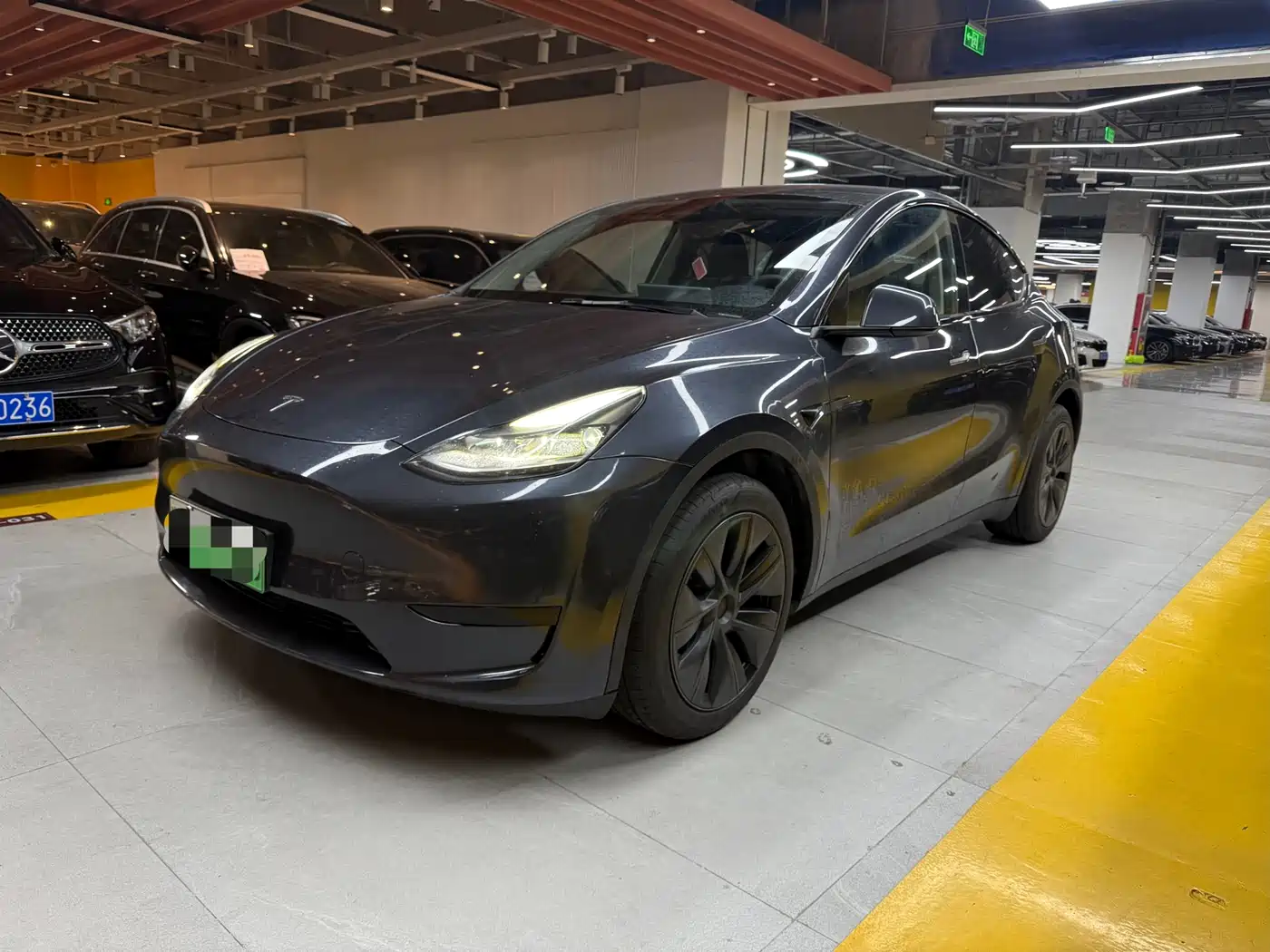 TESLA MODEL Y