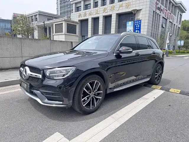 MERCEDES-BENZ GLC