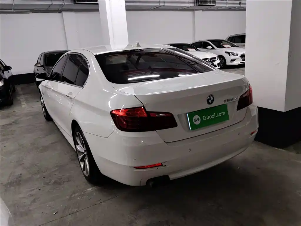 BMW 5 Series 2017 525Li Leading Edition фото 23