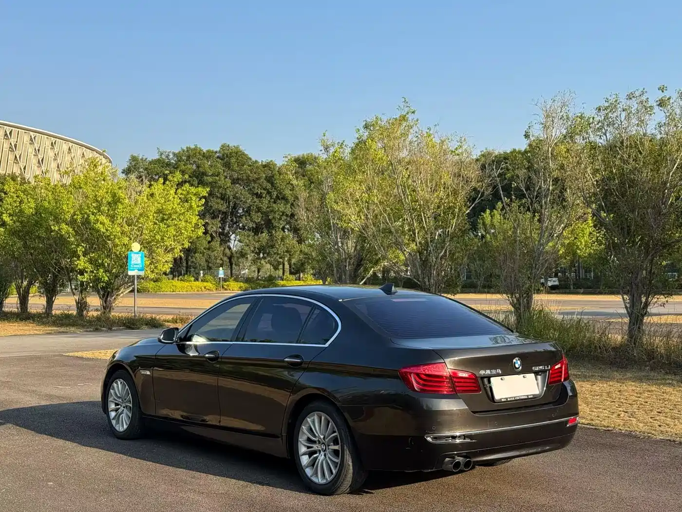 BMW 5 Series 2017 525Li Luxury Design Package фото 9