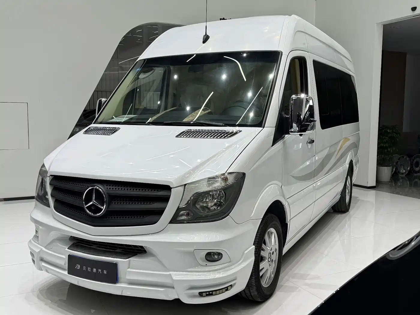 Mercedes-Benz Sprinter 2016 2.1T Comfort Tour Long Wheelbase Extended Version