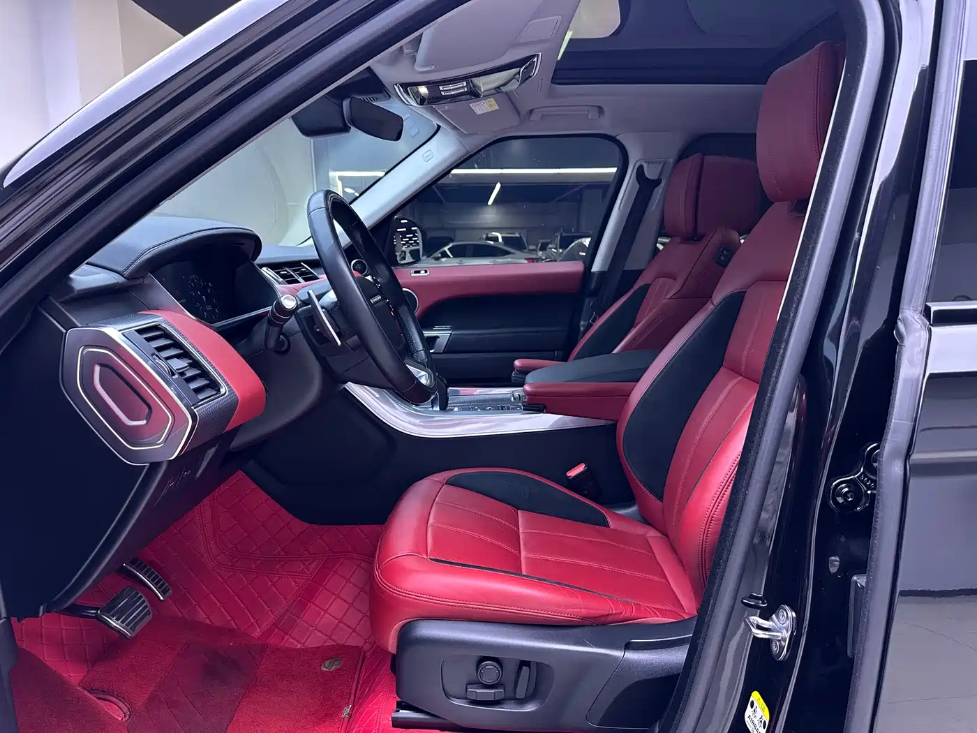 Land Rover Range Rover Sport 2021 3.0 L6 Gloss Black Edition фото 15
