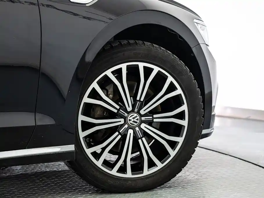 Volkswagen Phideon 2018 380TSI 2WD Business Edition фото 19