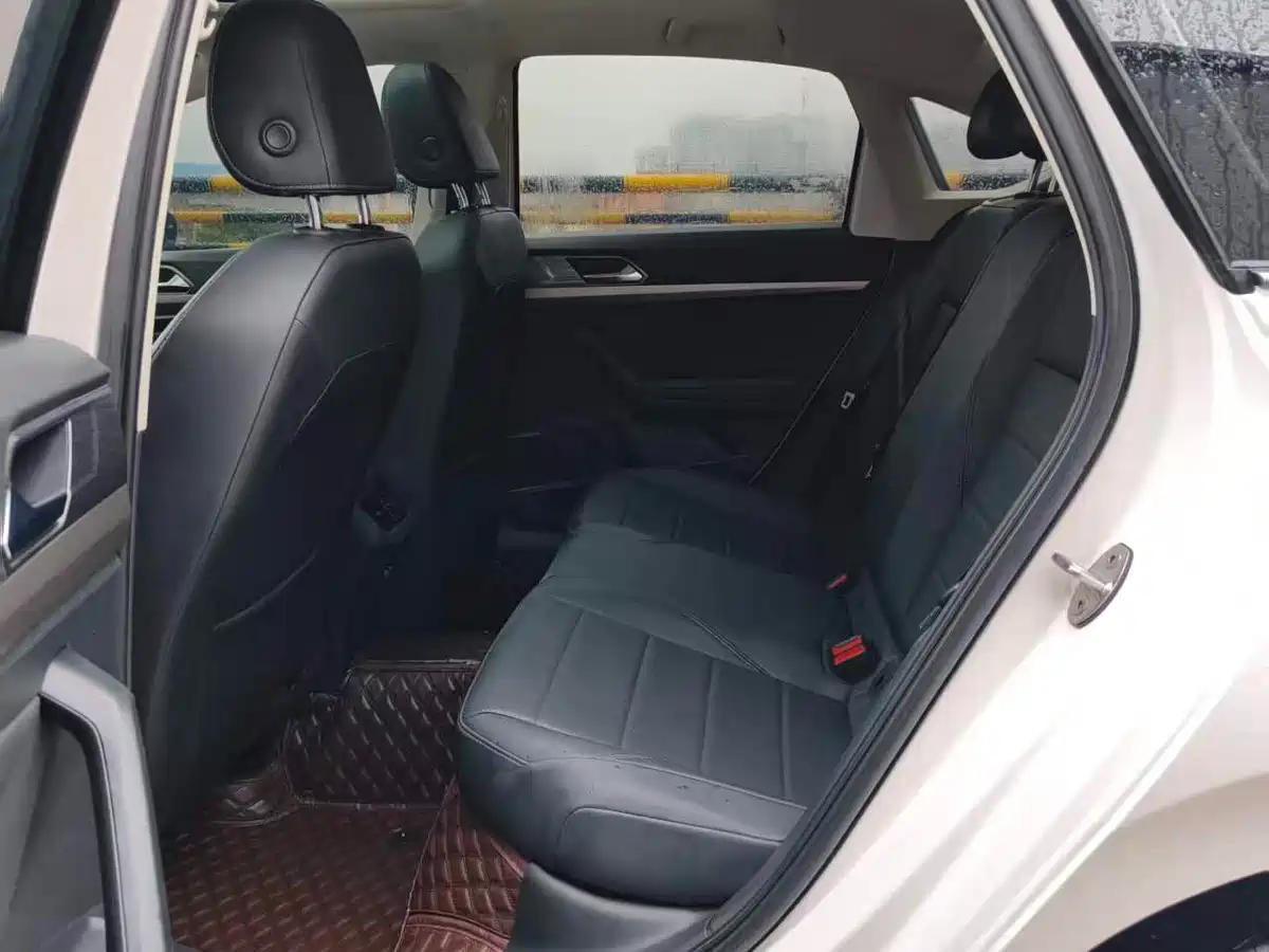 Volkswagen Lavida 2022 1.5L Auto Comfort Edition фото 9