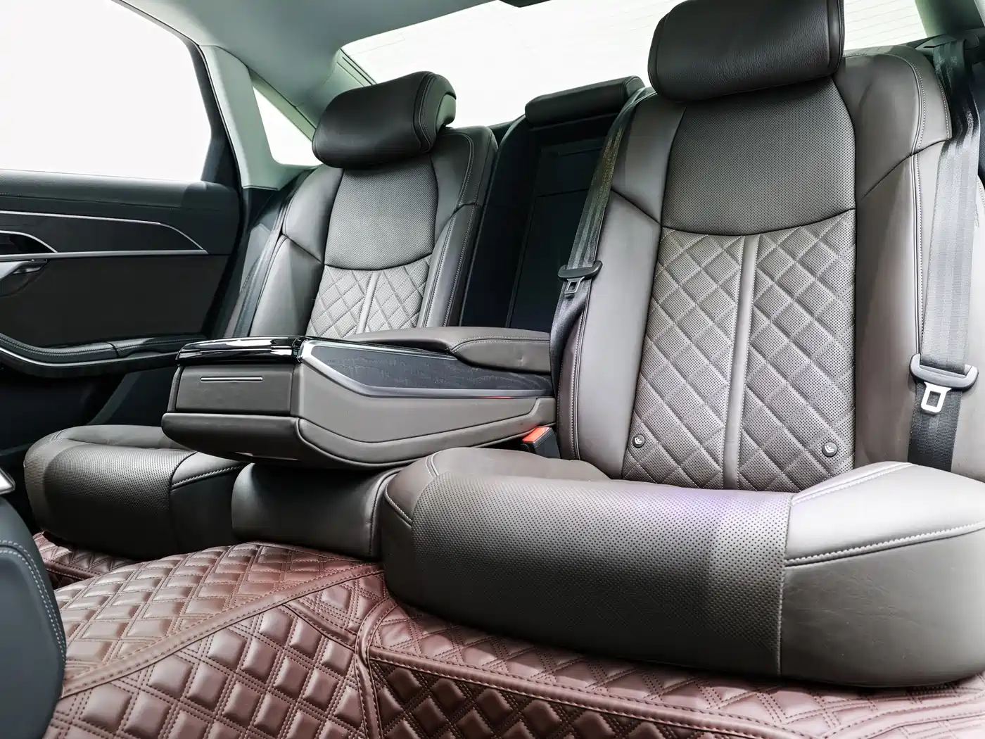 Audi A8 2024 Model A8L 50 TFSI quattro Premium Selection фото 12