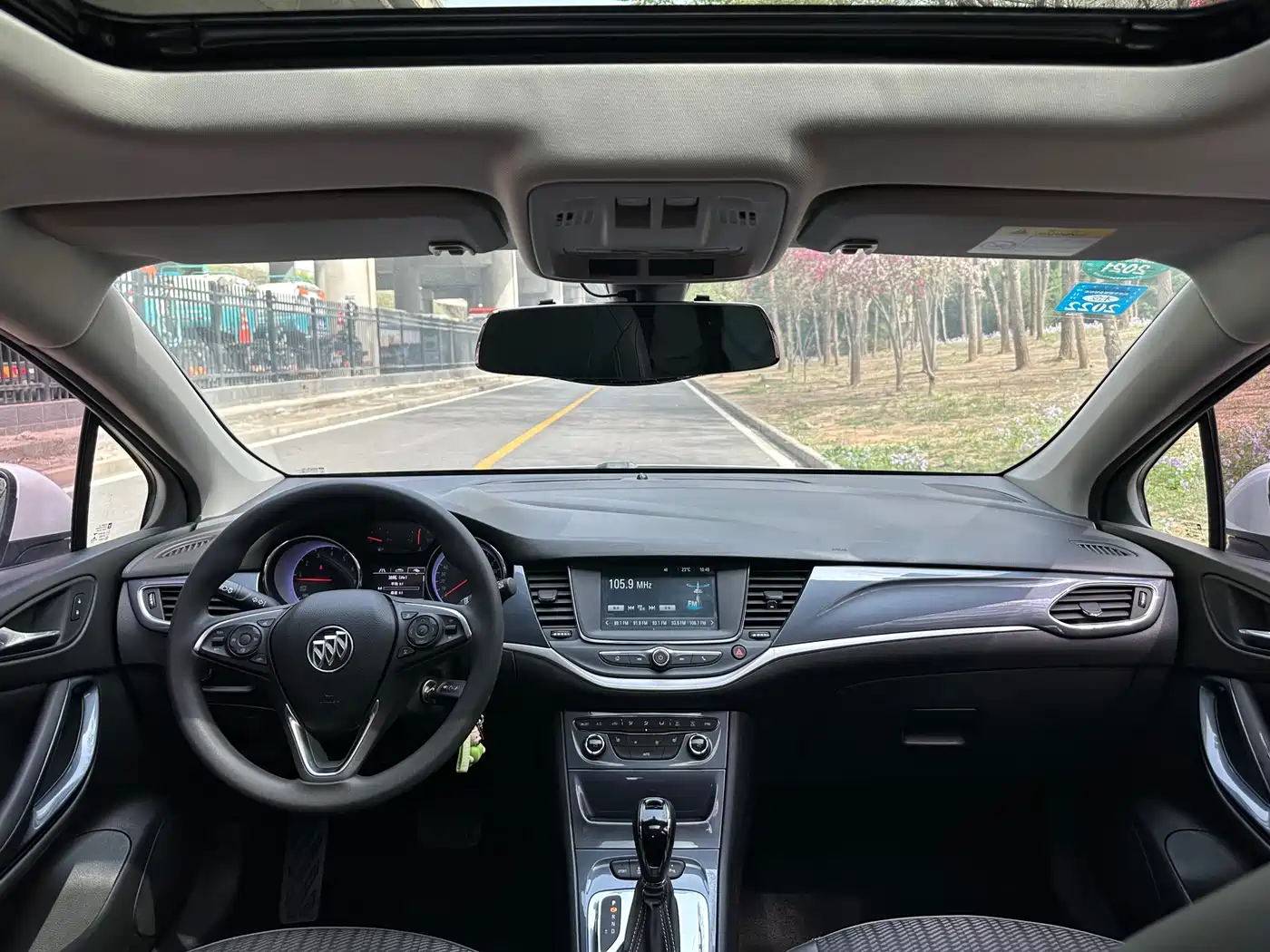 Buick Verano 2018 Hatchback 15S Automatic Leading фото 6