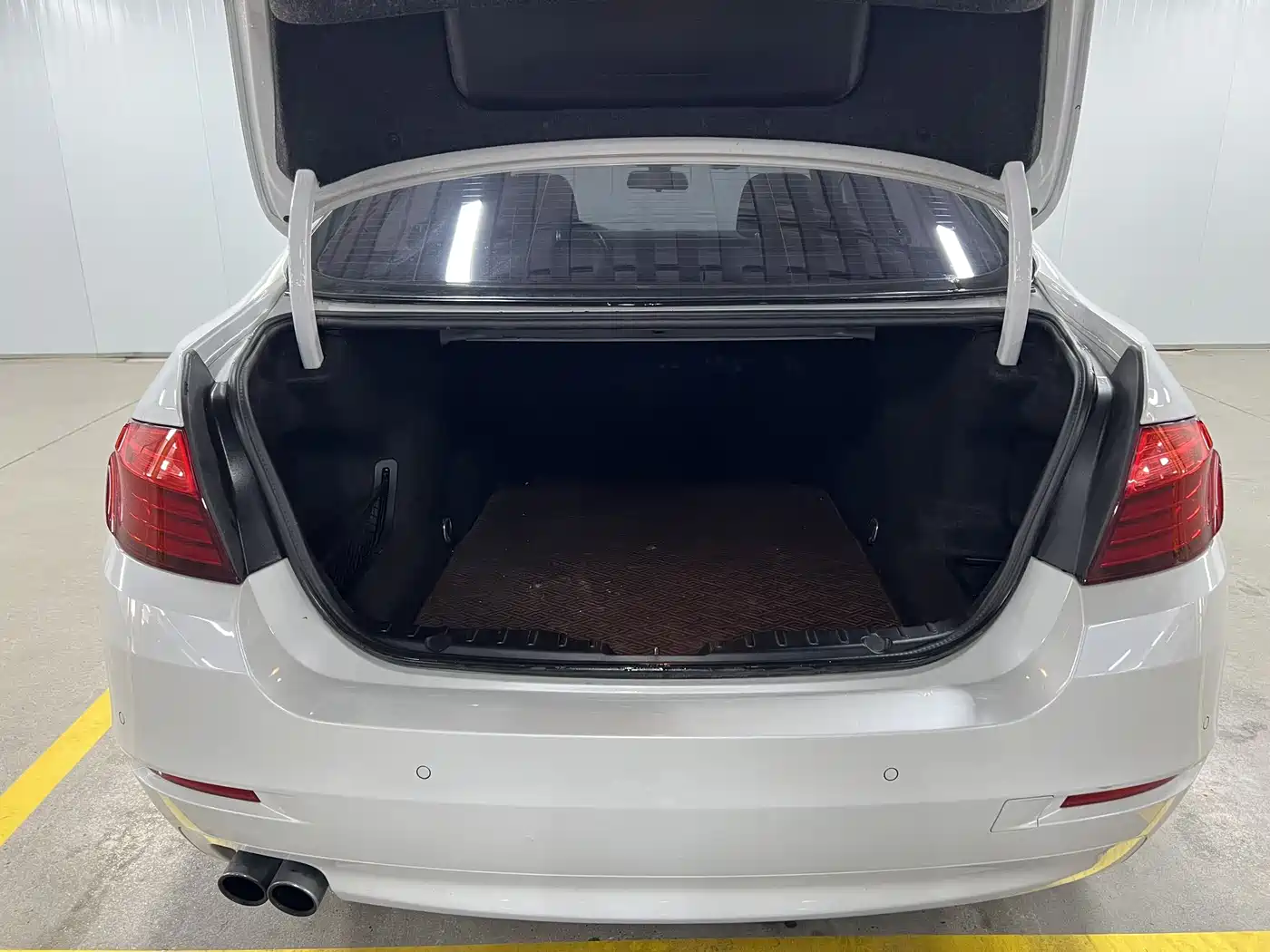 BMW 5 Series 2017 520Li Classic Edition фото 16