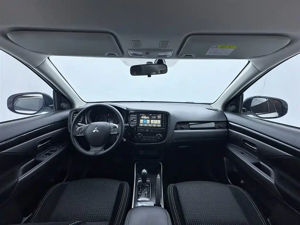 Mitsubishi Outlander 2021 2.0L 2WD Smooth Ride Version 5-Seater фото 22