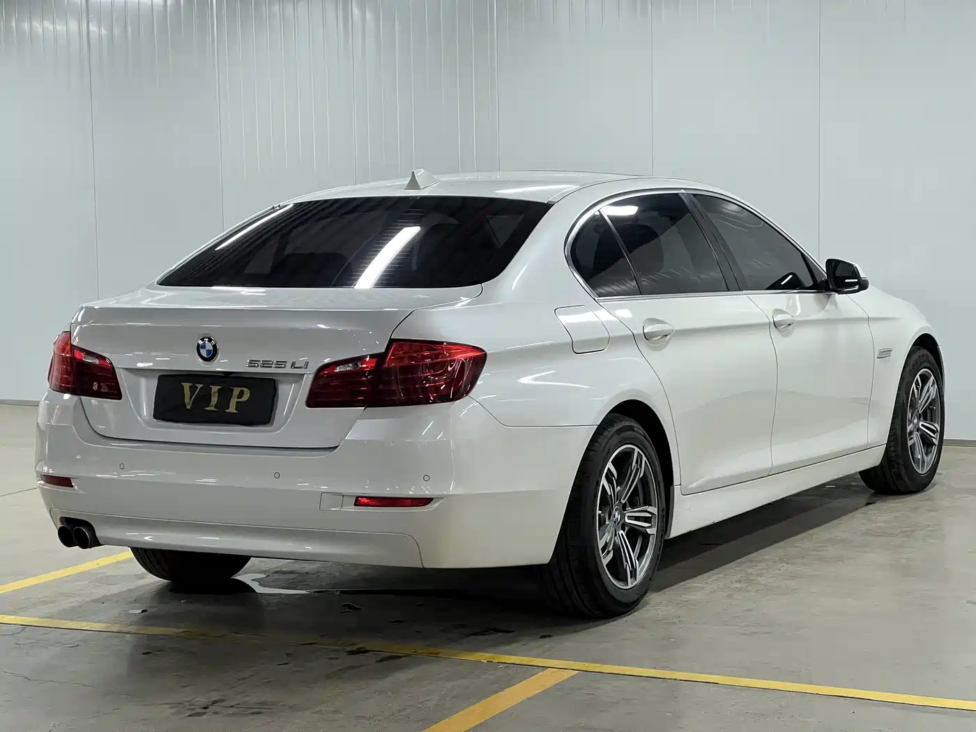 BMW 5 Series 2017 520Li Classic Edition фото 4