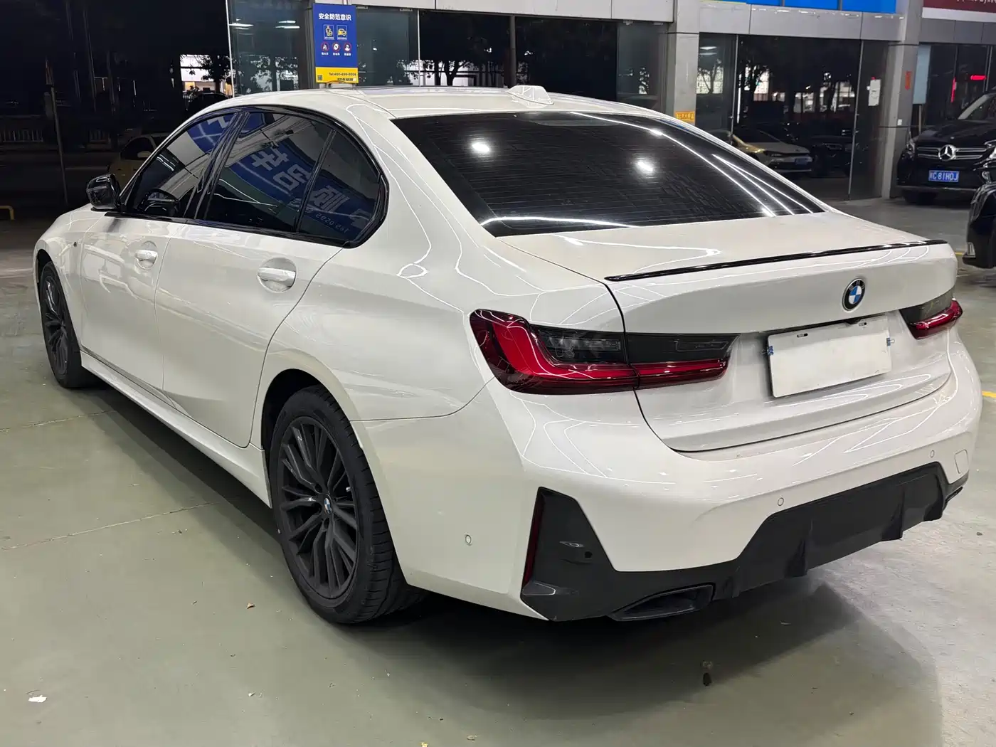 BMW 3 Series 2023 325Li M Sport Black Night Package фото 13