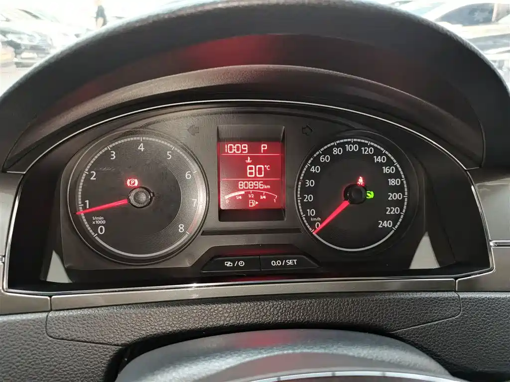 VOLKSWAGEN SANTANA