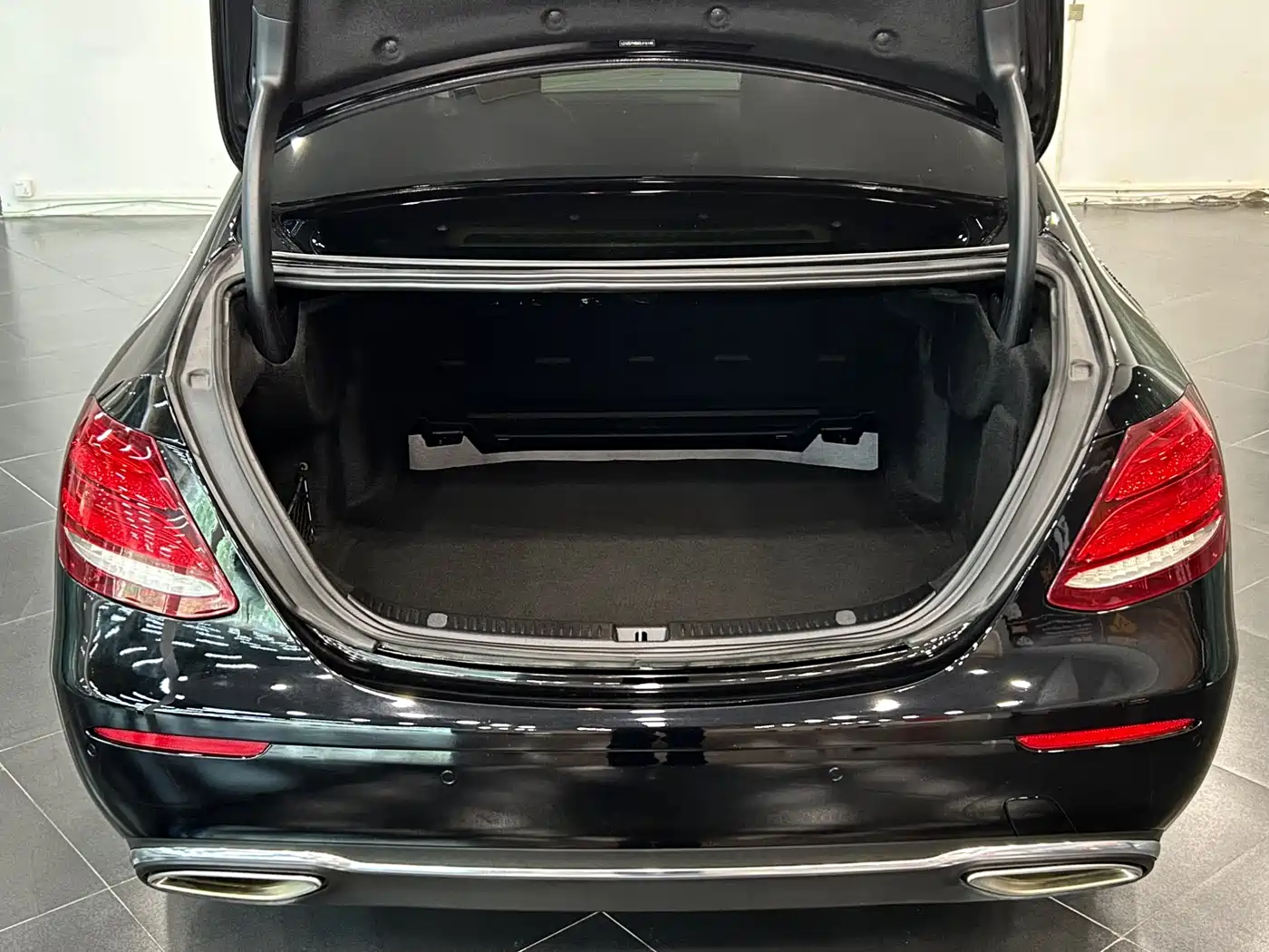 Mercedes-Benz E-Class 2019 E 260 L фото 20
