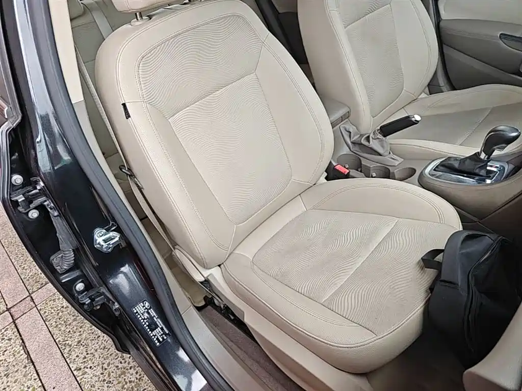Buick Excelle 2013 GT 1.6L Automatic Fashion Edition фото 25