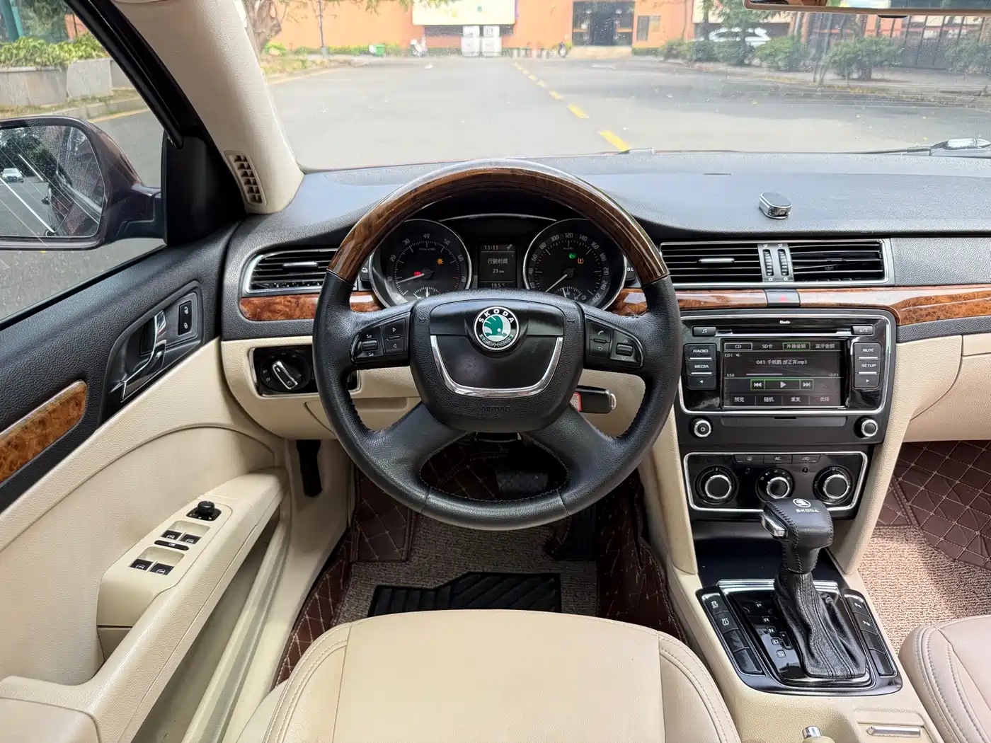 Škoda Superb 2012 1.8TSI Automatic Elegance Edition фото 14