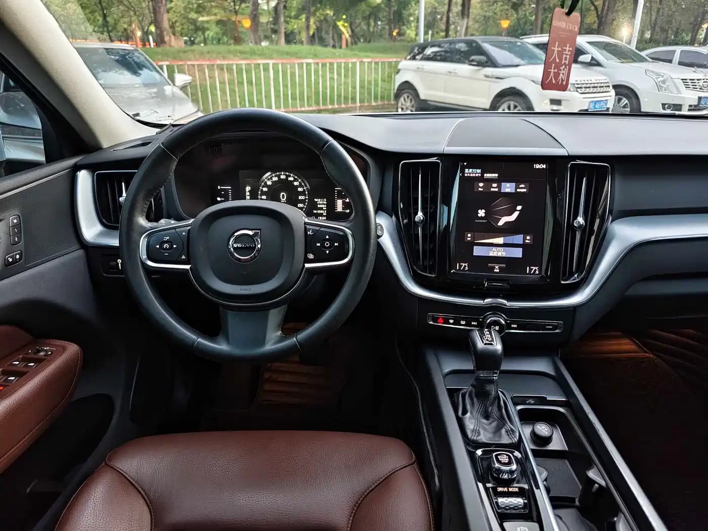 Фото 16 - Volvo XC60