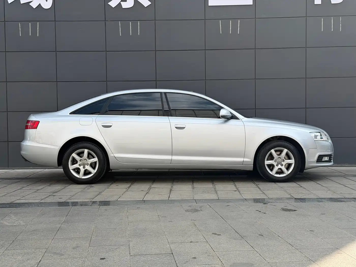 Audi A6L 2011 Model 2.0 TFSI Auto Standard фото 4