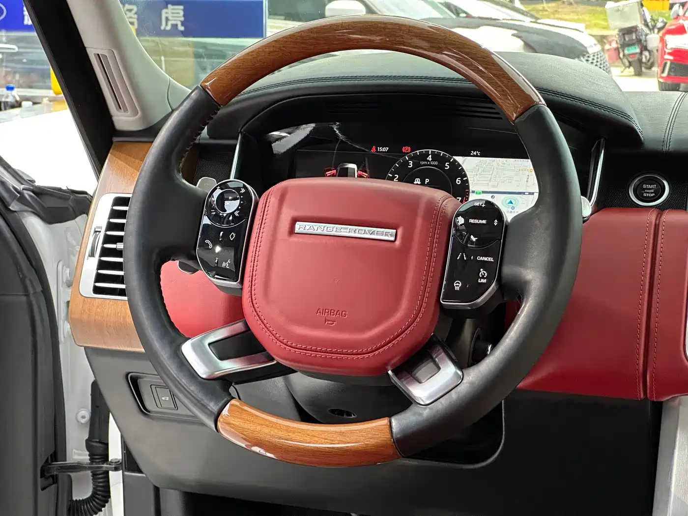 Land Rover Range Rover 2022 3.0 L6 400PS Prestige Genesis Extended Edition фото 6