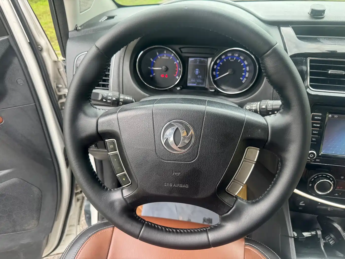 Dongfeng Fengxing Fengxing F600 2017 2016 F600L 1.5T Premium