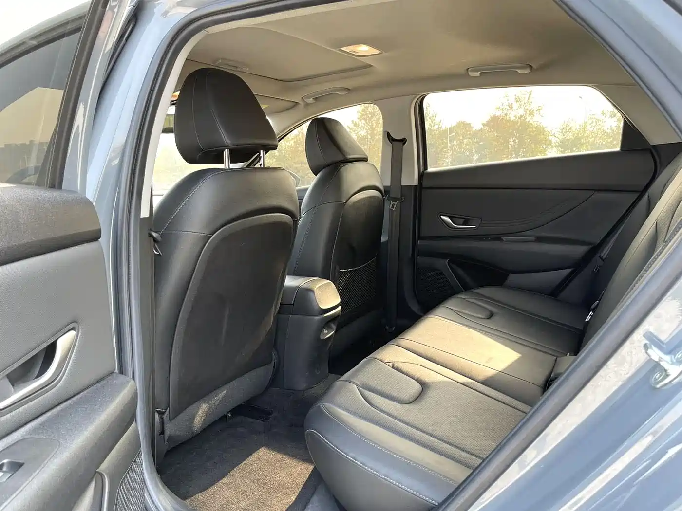 Hyundai Elantra 2022 1.5L CVT GLX Elite Edition фото 5