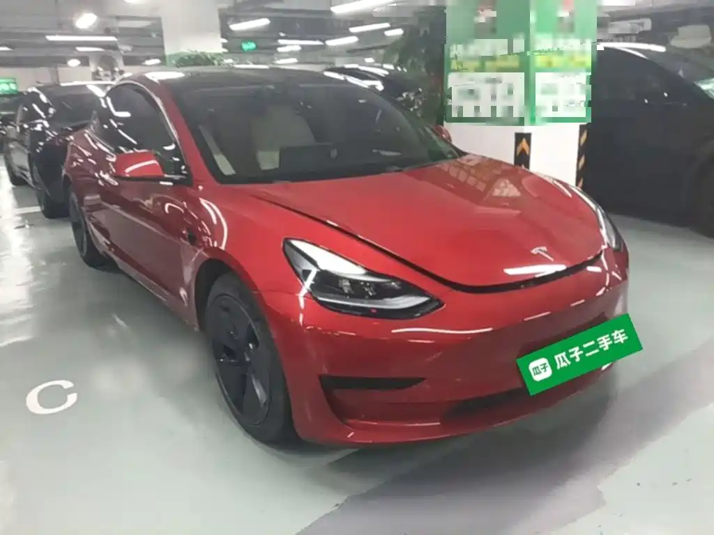 Фото 22 - Tesla Model 3