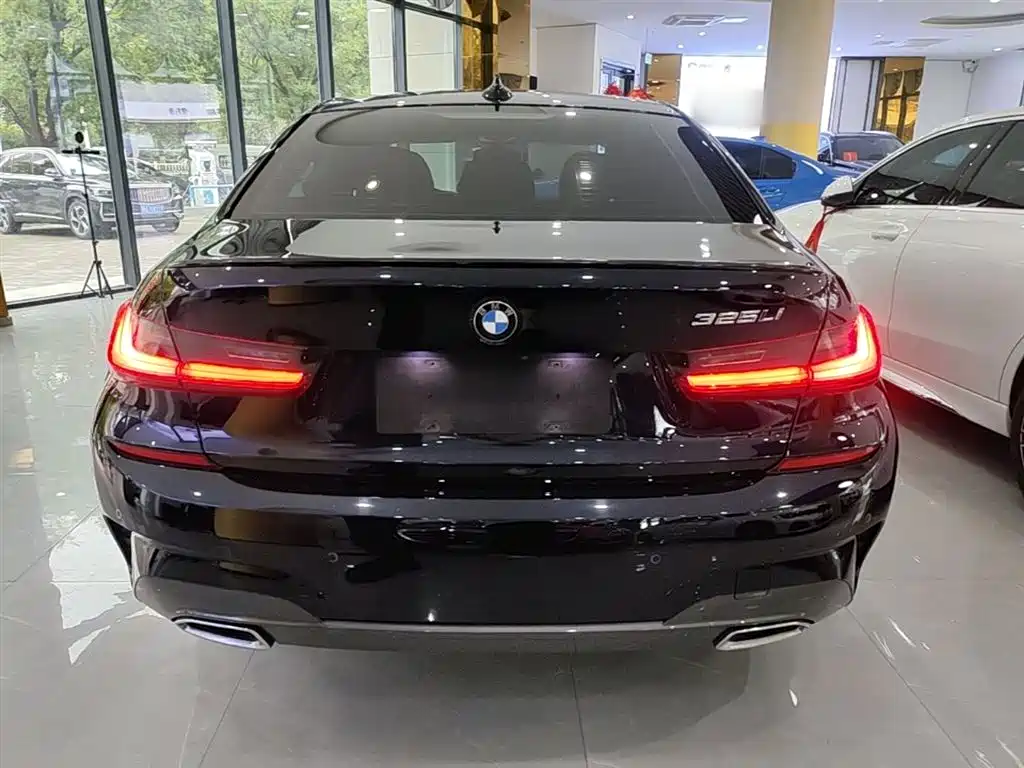 BMW 3-SERIES