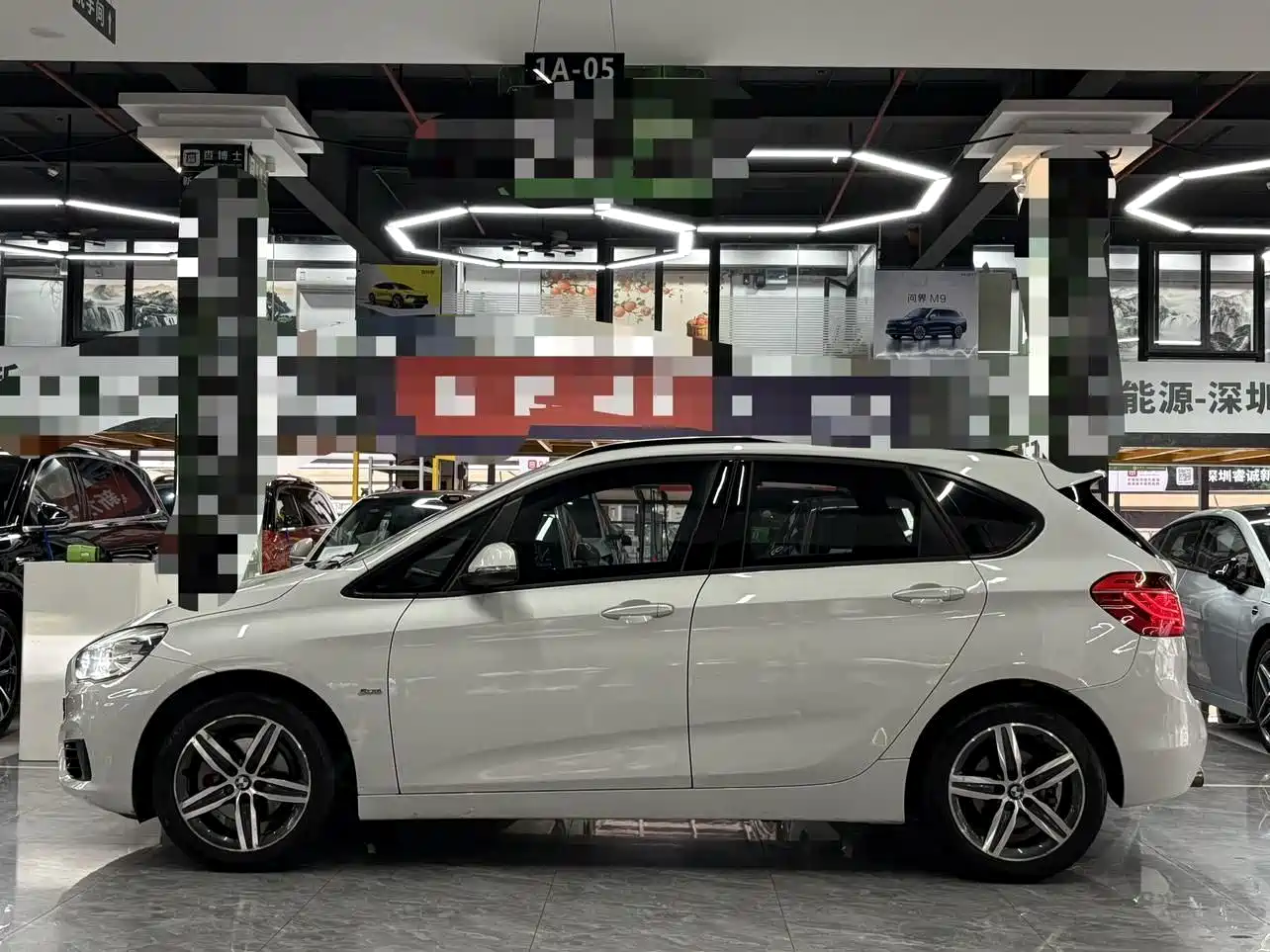 BMW 2 Series Touring 2016 218i Sport Design Package фото 2