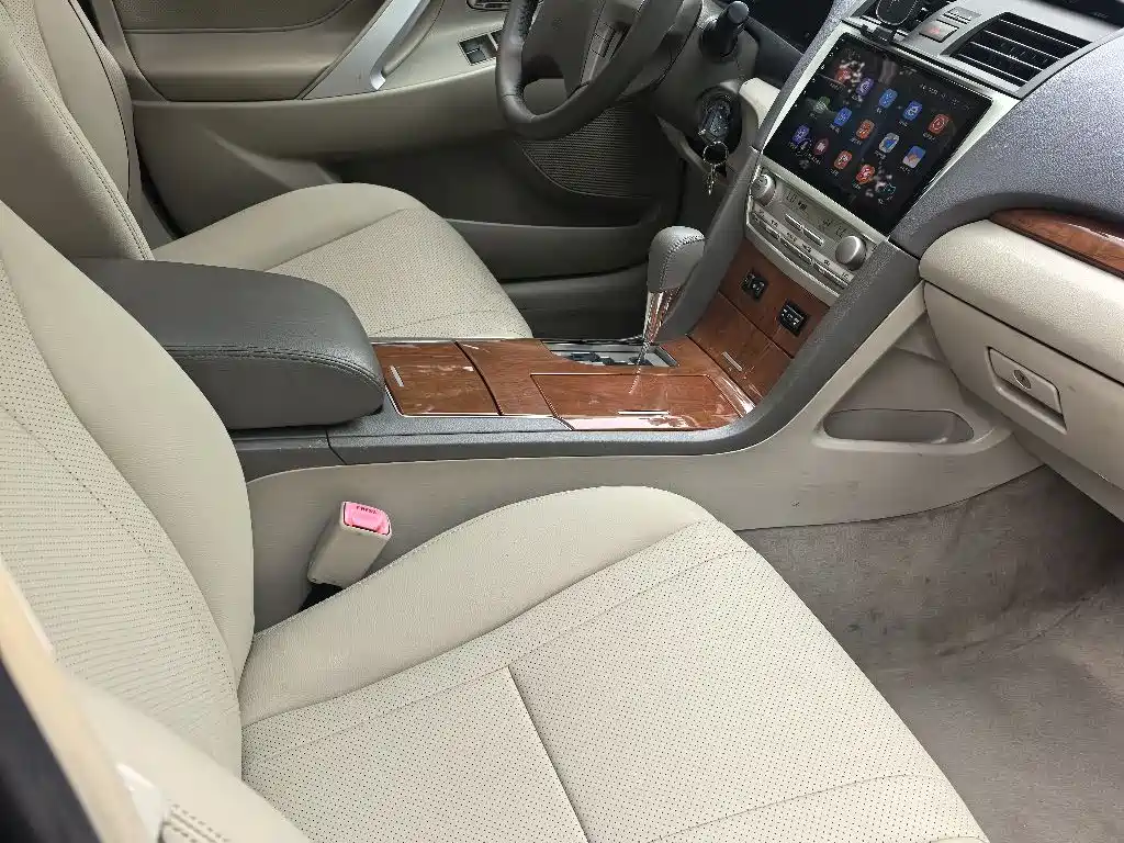 Toyota Camry 2013 200G Classic Luxury Edition фото 16