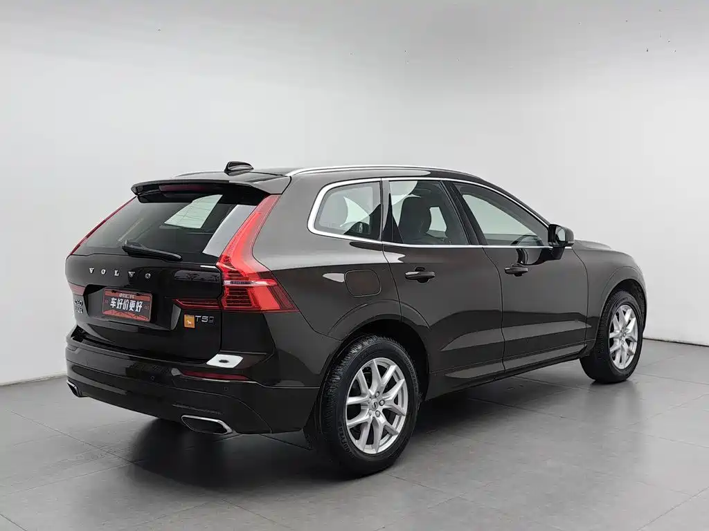 Photo 2 - Volvo XC60