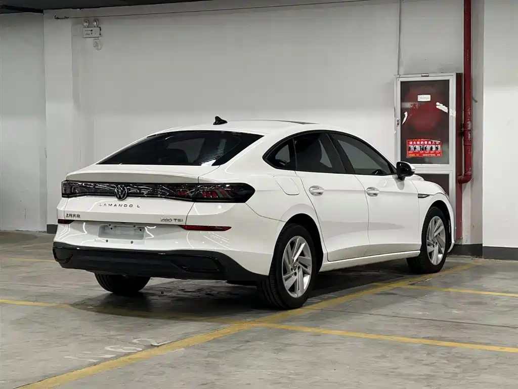 VOLKSWAGEN LINGDU