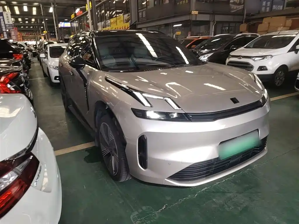 Lynk & Co 08 EM-P 2023 220km 4WD Performance Halo фото 4