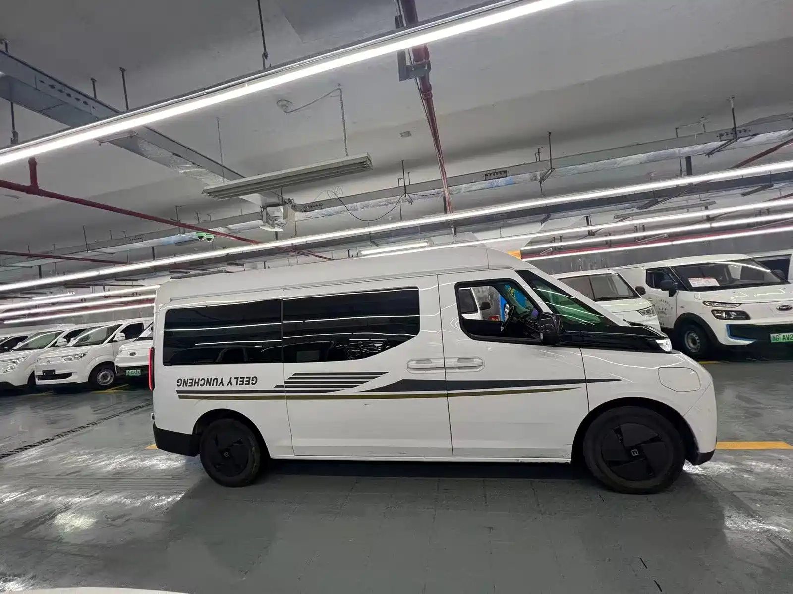 Фото 4 - Yuan Cheng Farizon Super VAN