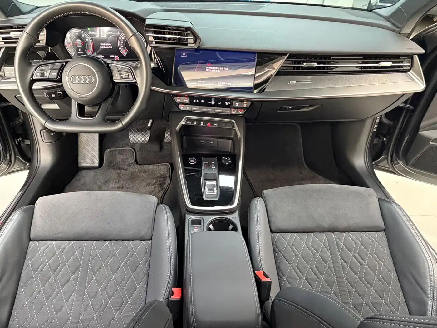 Audi A3 2023 A3L Limousine 35 TFSI Luxury Sport фото 18