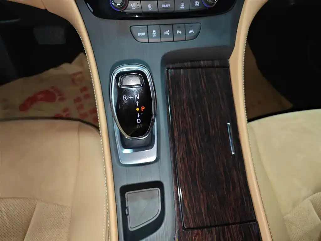 Buick LaCrosse 2018 Model 20T Luxury Edition фото 14