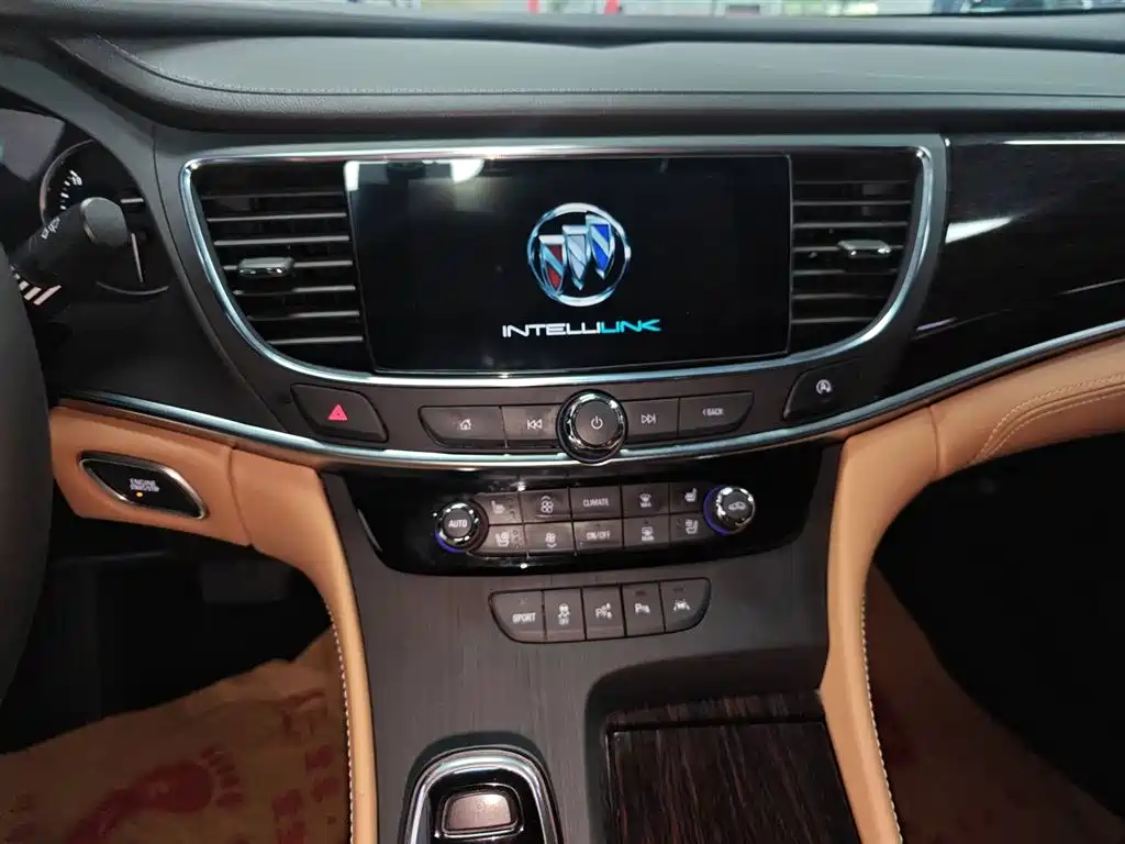 Buick LaCrosse 2018 Model 20T Luxury Edition фото 13
