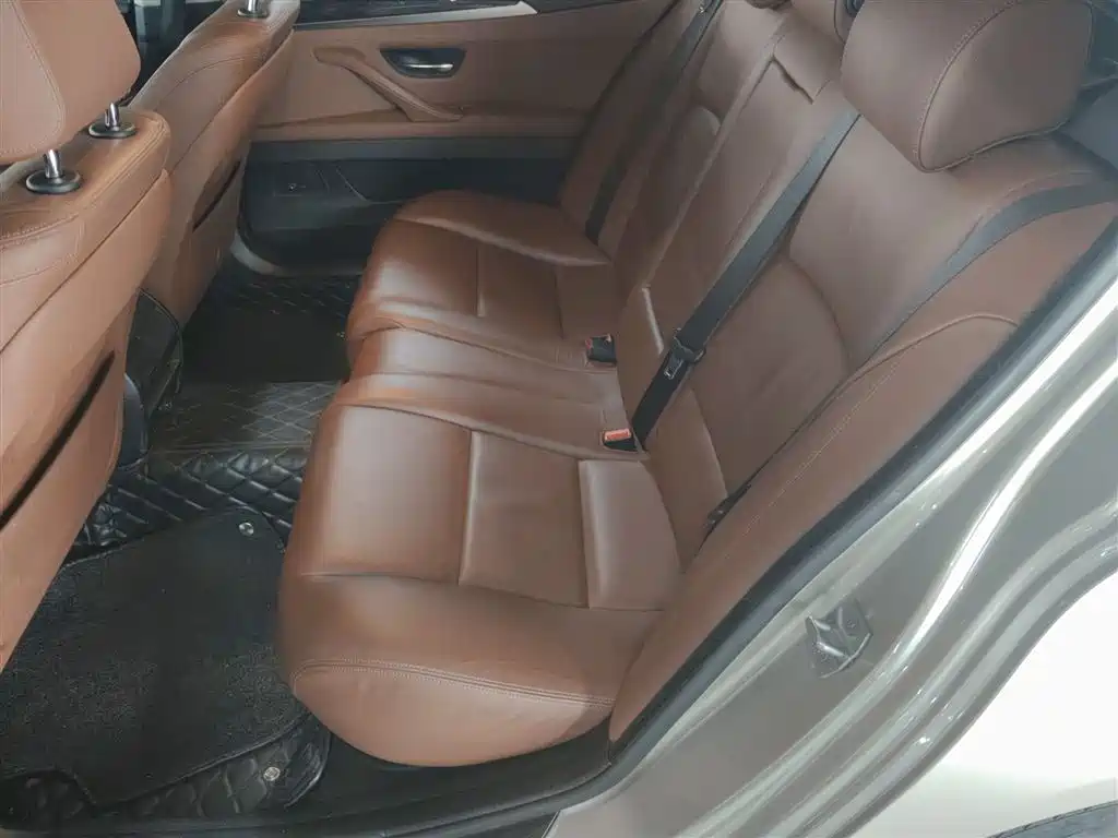 BMW 5 Series 2017 520Li Classic Edition фото 13