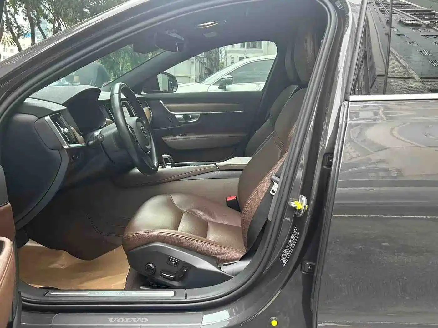 Фото 3 - Volvo S90