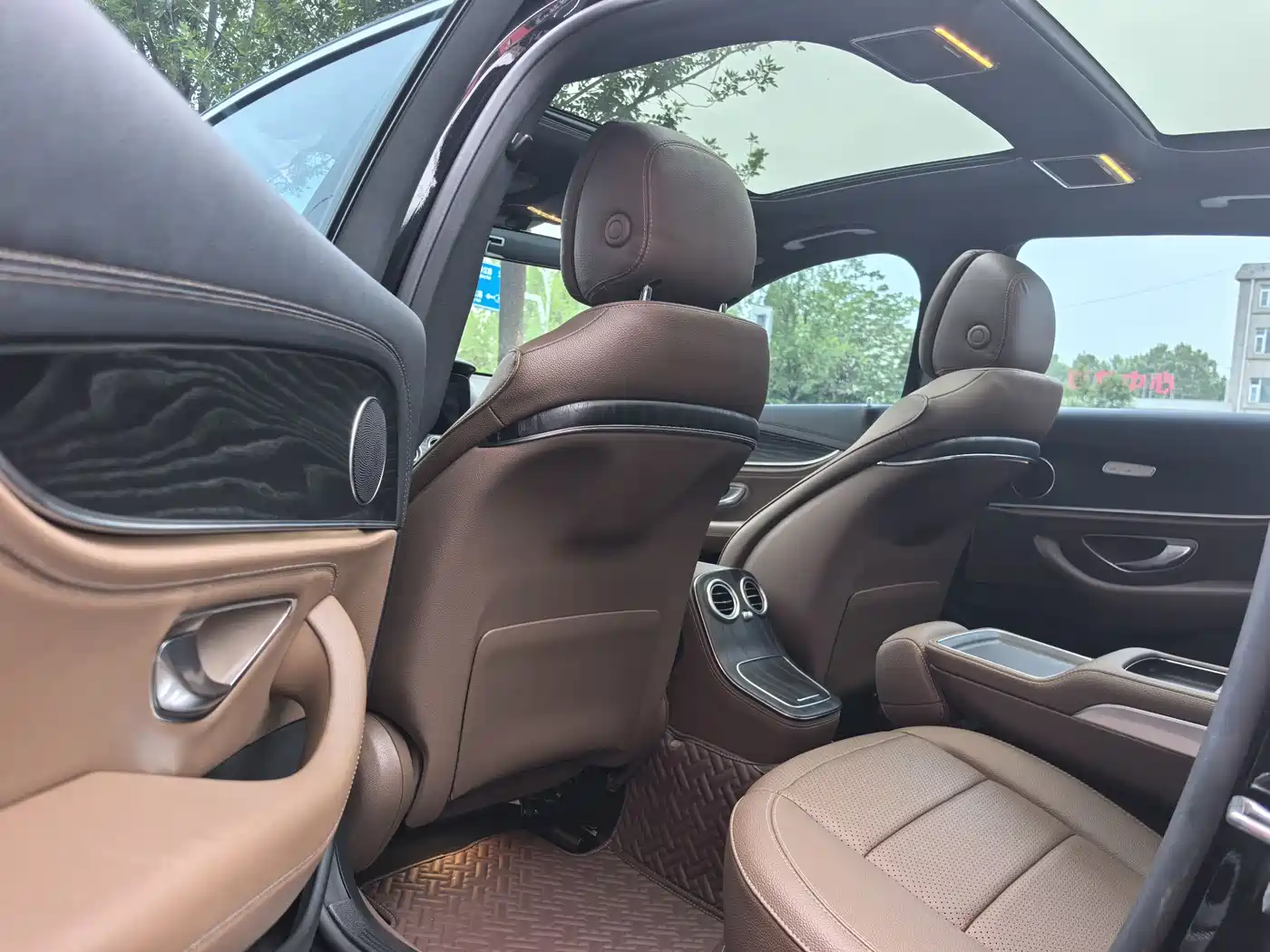 Mercedes-Benz E-Class New Energy 2022 Facelift II E 350 e L Plug-in Hybrid Sports Sedan фото 8
