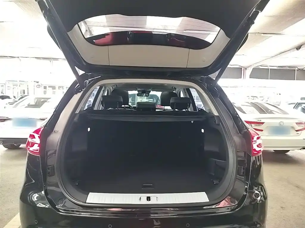 Hongqi HS5 2022 Facelift 2.0T Smart Flag Enjoyment Edition фото 19