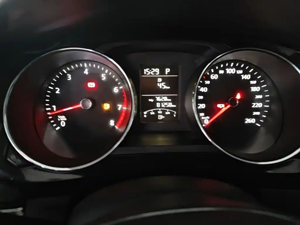 Volkswagen Sagitar 2018 1.6L Automatic Comfort фото 12