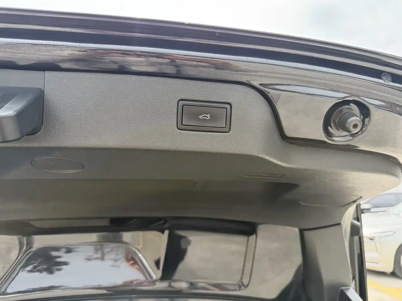 Volkswagen Passat 2023 330TSI Luxury Edition фото 19