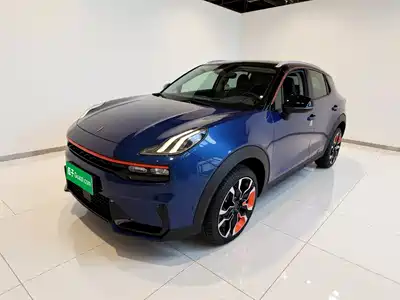 Lynk & Co 06