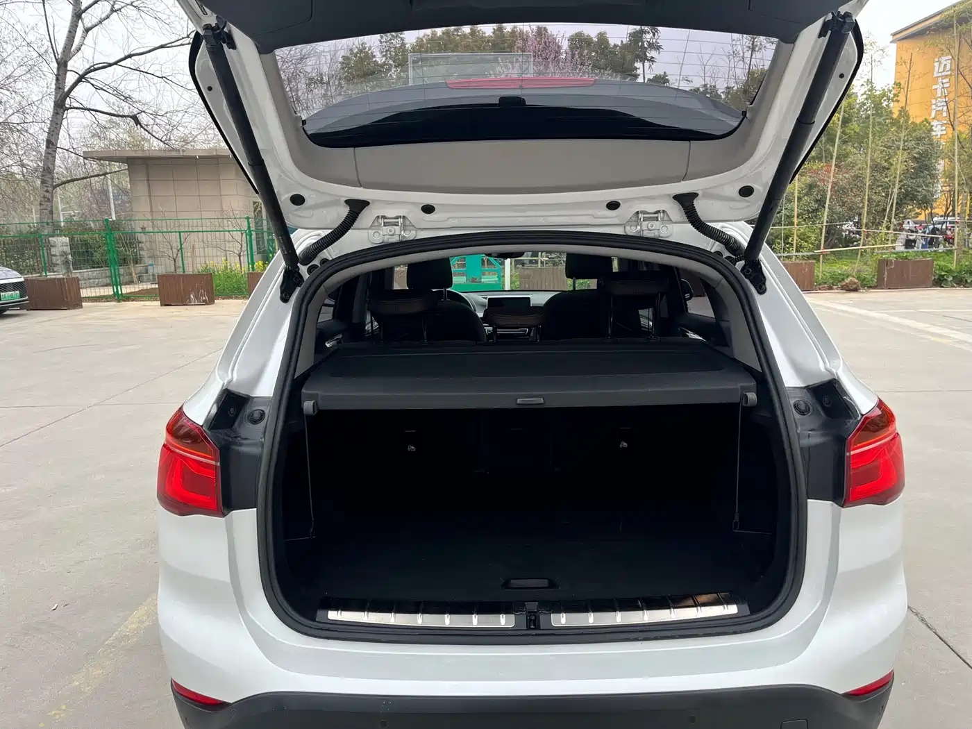 BMW X1 2019 sDrive18Li Premium Model фото 9