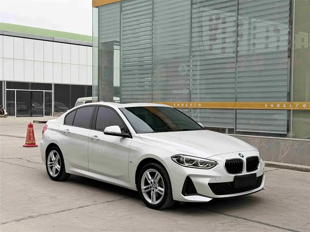BMW 1 Series 2020 Model 120i M Sport Package фото 3