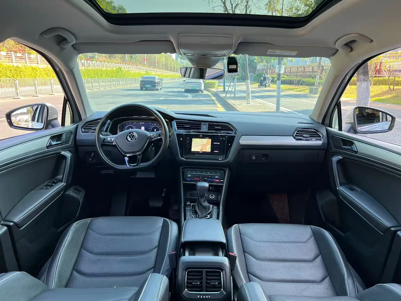 VOLKSWAGEN TIGUAN L NEW ENERGY