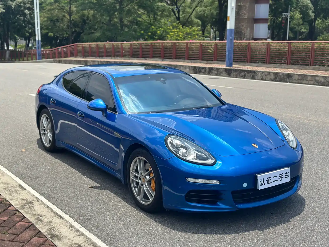 Porsche Panamera 2016 Panamera Edition 3.0T фото 3