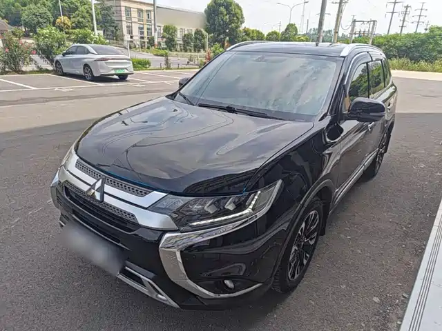  Mitsubishi Outlander 2019 2.4L 4WD Deluxe Edition 5-Seater China VI