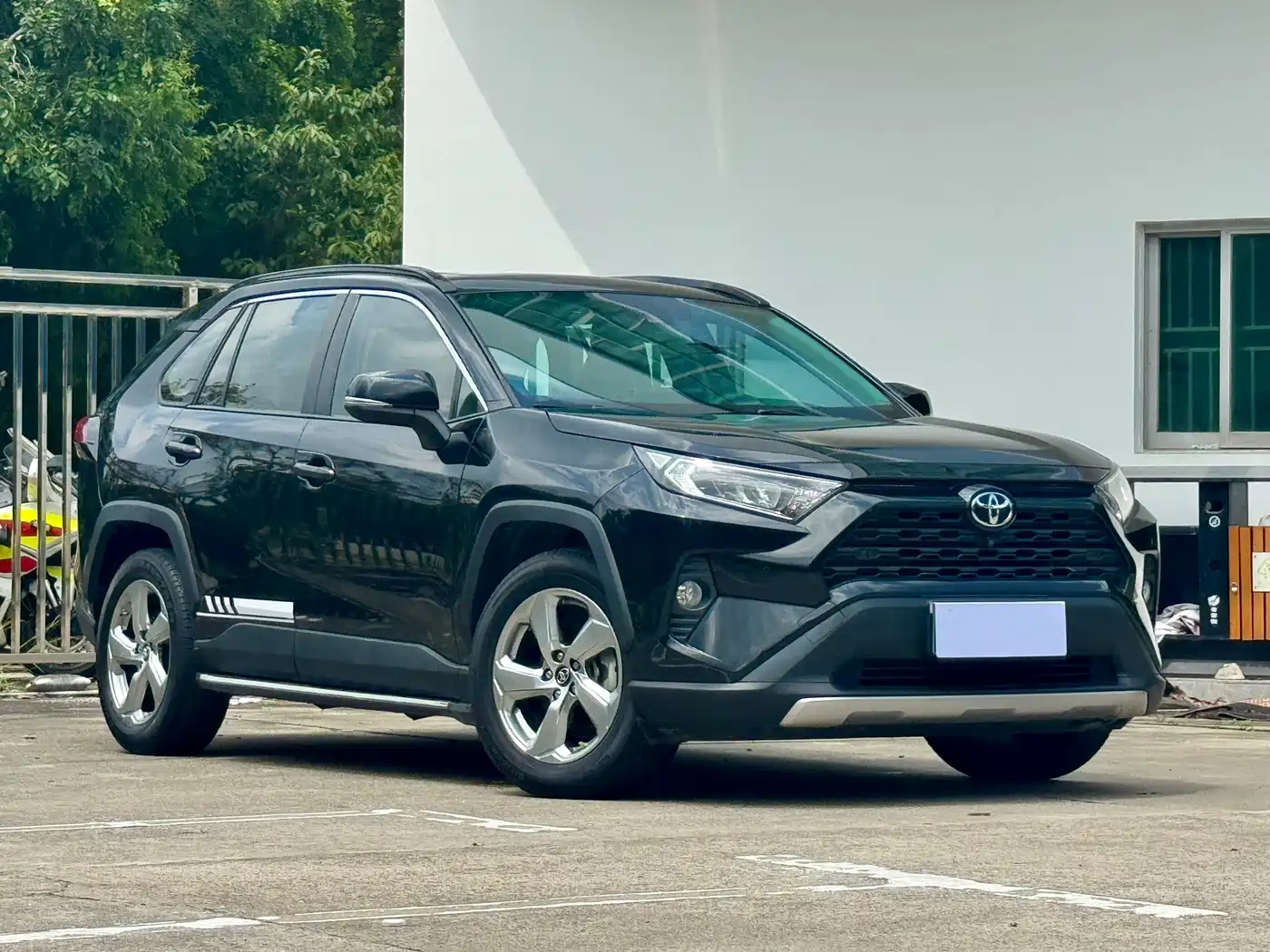 Toyota RAV4 Rongfang 2022 2.0L CVT 2WD Trend Edition фото 3