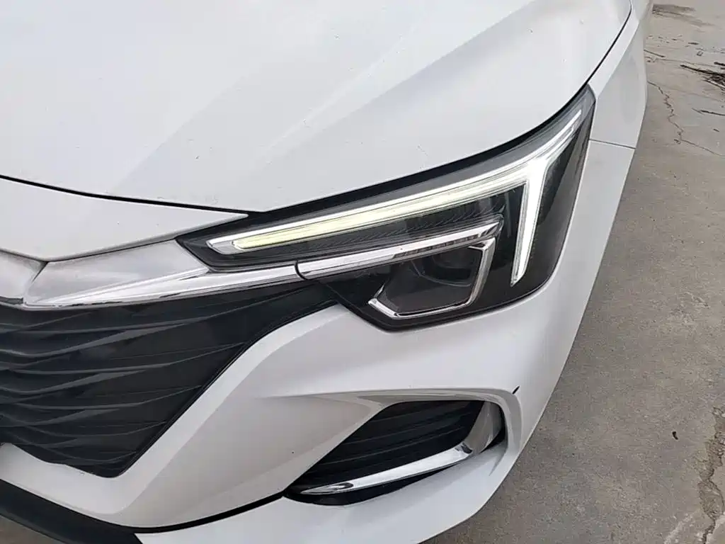 Photo 24 - Roewe i6 MAX EV