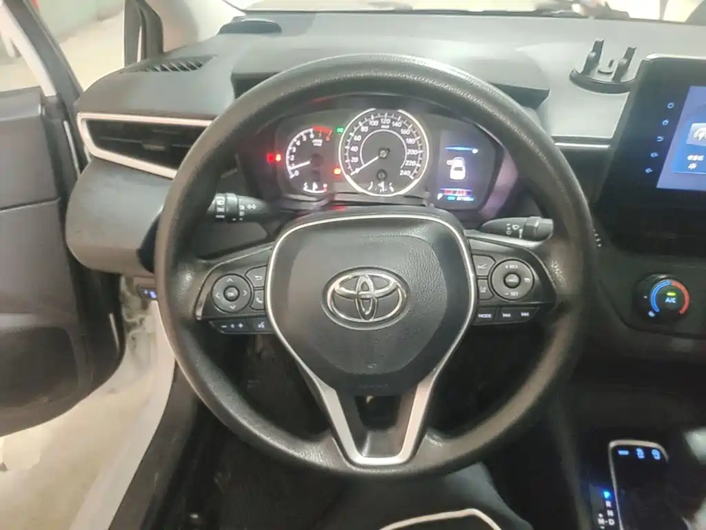 TOYOTA COROLLA